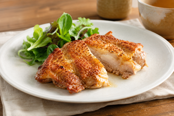塩麹チキンソテーの作り方｜鶏もも肉が皮パリ中ジューシー