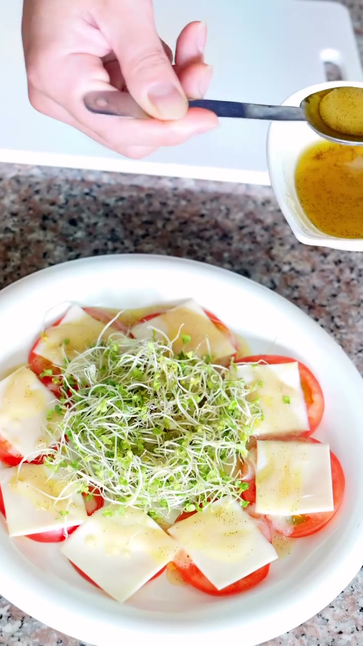 麹ドレッシングでカプレーゼ｜酢こうじ×オリーブオイルの万能イタリアンだれ